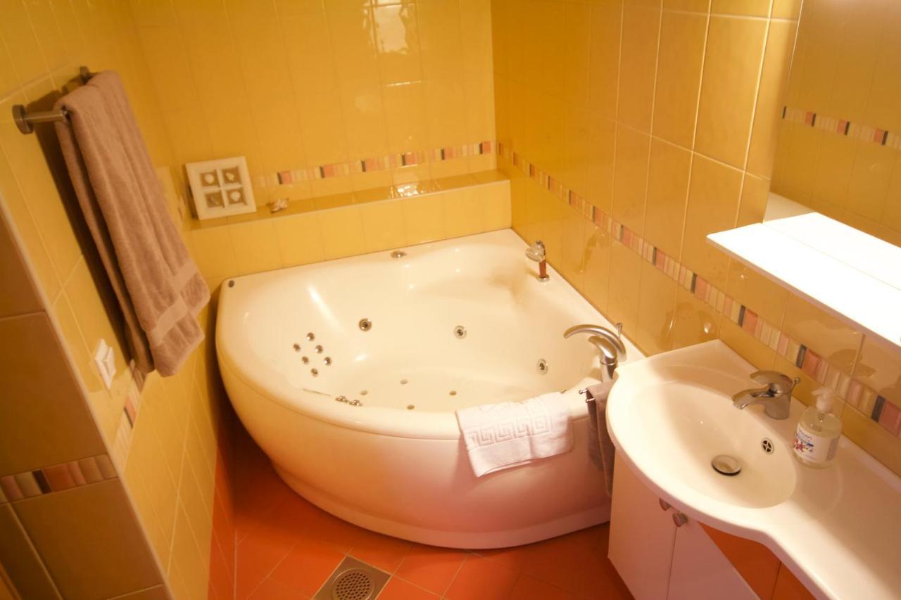 Fabulous Location Apartments Tallinn Exterior photo